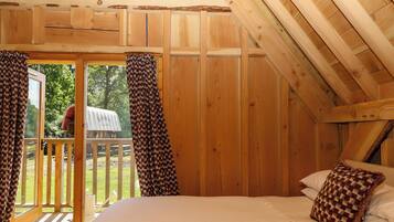 2 bedrooms, individually decorated, individually furnished, free WiFi