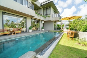 Private pool