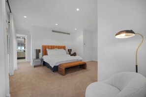 3 chambres, fer et planche à repasser, lit parapluie, Wi-Fi gratuit