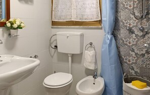 Douche, sèche-cheveux