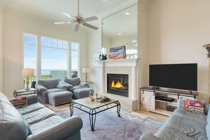 Smart TV, fireplace
