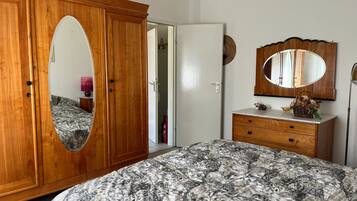 1 quarto, Wi-Fi de cortesia, roupa de cama