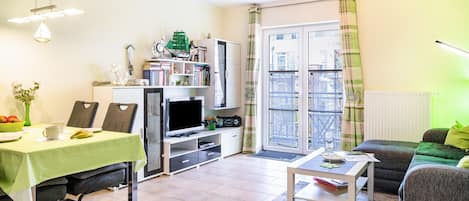 Tv, dvd-afspiller, stereoanlæg