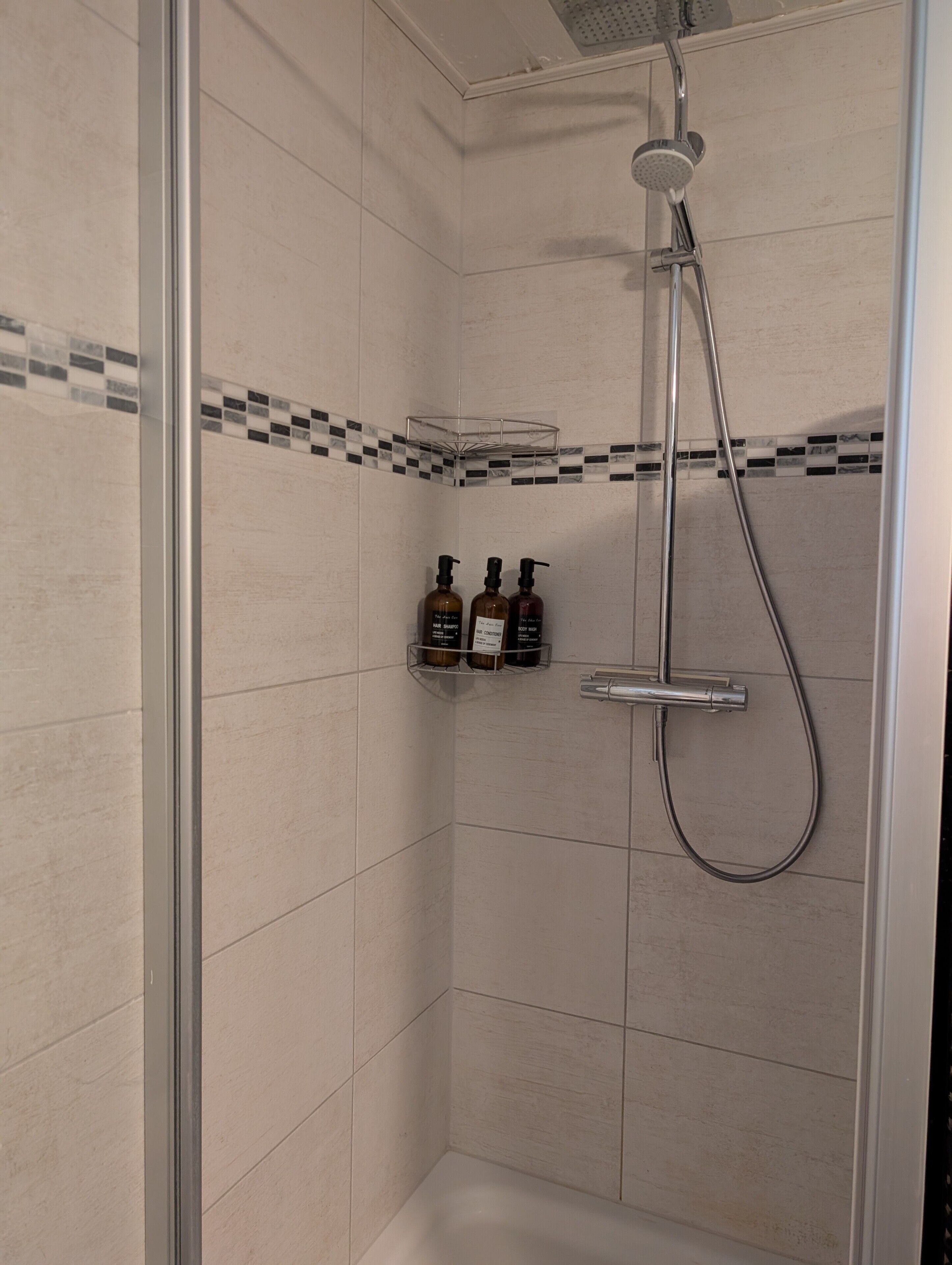 Shower, free toiletries, hair dryer, towels