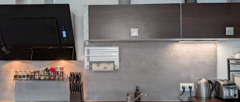 Refrigerador, microondas, horno, placa de cocina