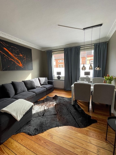 Apartment 'Altbaucharme Deluxe Mit Balkon' with Balcony and Wi-Fi