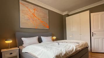 2 bedrooms, iron/ironing board, free WiFi, bed sheets