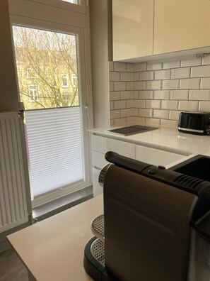 Kühlschrank, Ofen, Herdplatte, Geschirrspüler