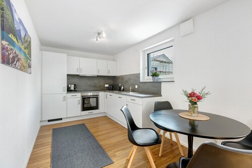 Ferienwohnung 'Seeglück' mit Bergblick, privater Terrasse und Wi-Fi