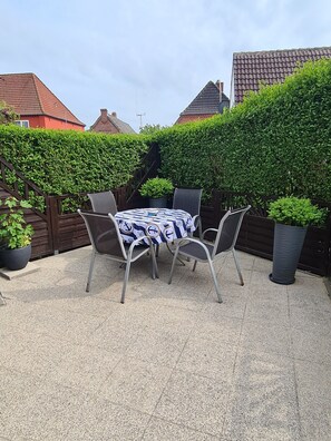 Outdoor dining - Apartment 'Tating' with Private Terrace and Wi-Fi (Tating)
