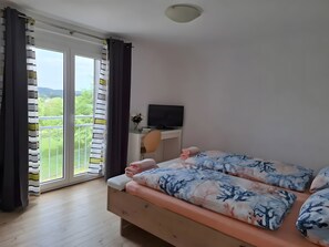 3 chambres, fer et planche à repasser, Wi-Fi gratuit, draps fournis