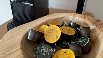 Kaffee und/oder Kaffeemaschine
