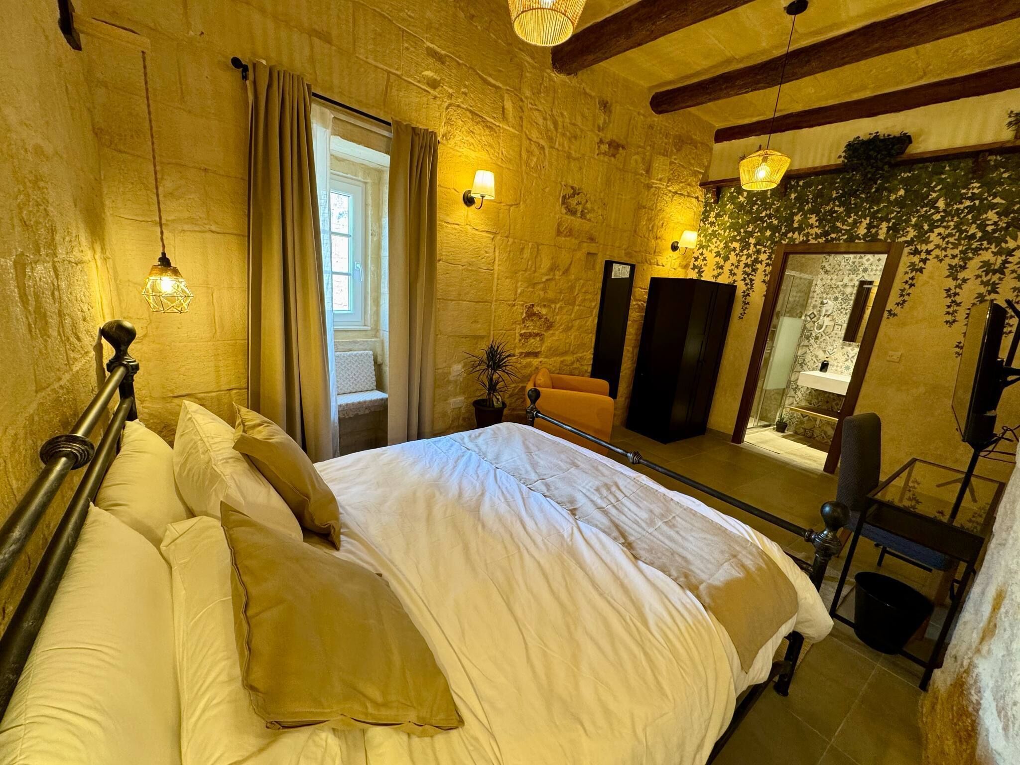 1 bedroom, iron/ironing board, internet, bed sheets