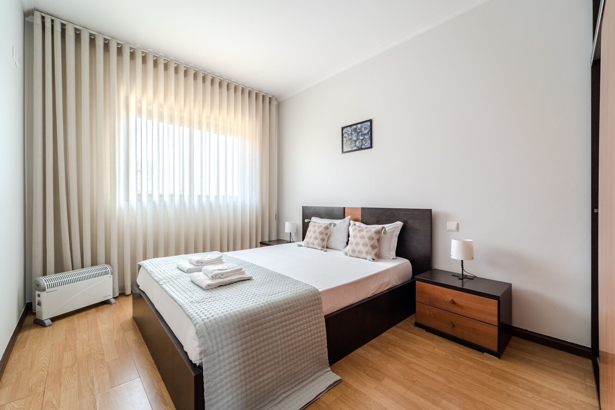 3 chambres, fer et planche à repasser, Wi-Fi gratuit, draps fournis