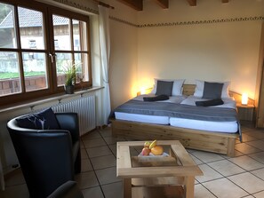 2 chambres, fer et planche à repasser, Wi-Fi gratuit, draps fournis