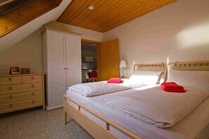 2 soverom, strykejern/-brett, wi-fi (inkludert) og sengetøy