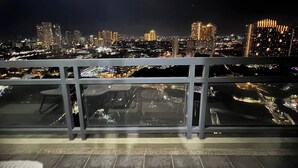 Property grounds - Flair Towers Condo near MRT Bonifacio and Shaw within Greenfields (Mandaluyong City)