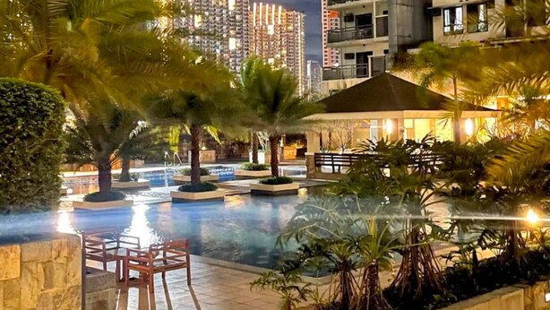 Pool - Flair Towers Condo near MRT Bonifacio and Shaw within Greenfields (Mandaluyong City)
