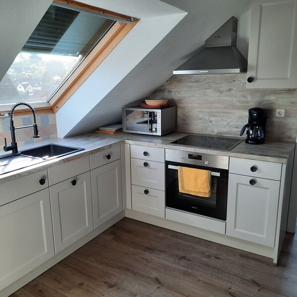 Microwave, coffee/tea maker, toaster