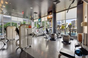 Fitness facility - Studio Horizon Views | Pool Access (Hallandale Beach)
