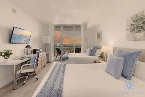 Desk, iron/ironing board, travel cot, WiFi - Studio Horizon Views | Pool Access (Hallandale Beach)