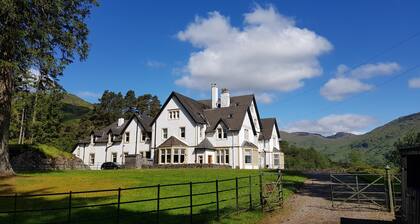 Luxury cottage in the heart of Loch Lomond and The Trossachs