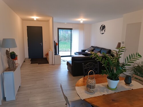 Maison neuve 100m2 de 3 chambres avec climatisation et terrain clos pour animaux