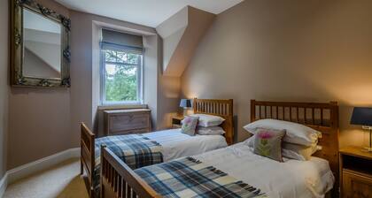 Scott Cottage - Luxury in the heart of Loch Lomond and The Trossachs