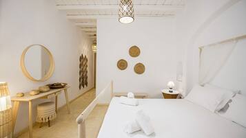 5 bedrooms, iron/ironing board, WiFi (free)