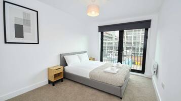 2 bedrooms, iron/ironing board, bed sheets