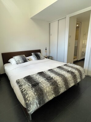 3 soverom, reiseseng for barn, wi-fi (inkludert) og sengetøy