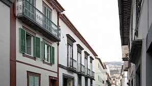 Front of property - 29 Madeira Hostel (Funchal)