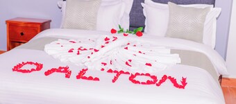 THE DALTON GRAND HOTEL