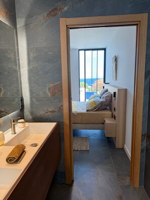 4 sovrum, strykjärn/strykbräda, wi-fi och sängkläder