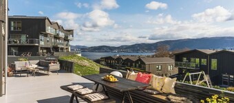 Spacious Luxury, Terrace + Parking