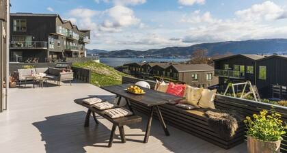 Spacious Luxury, Terrace + Parking