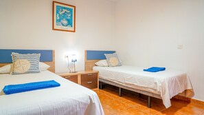 2 bedrooms, iron/ironing board, free WiFi, bed sheets