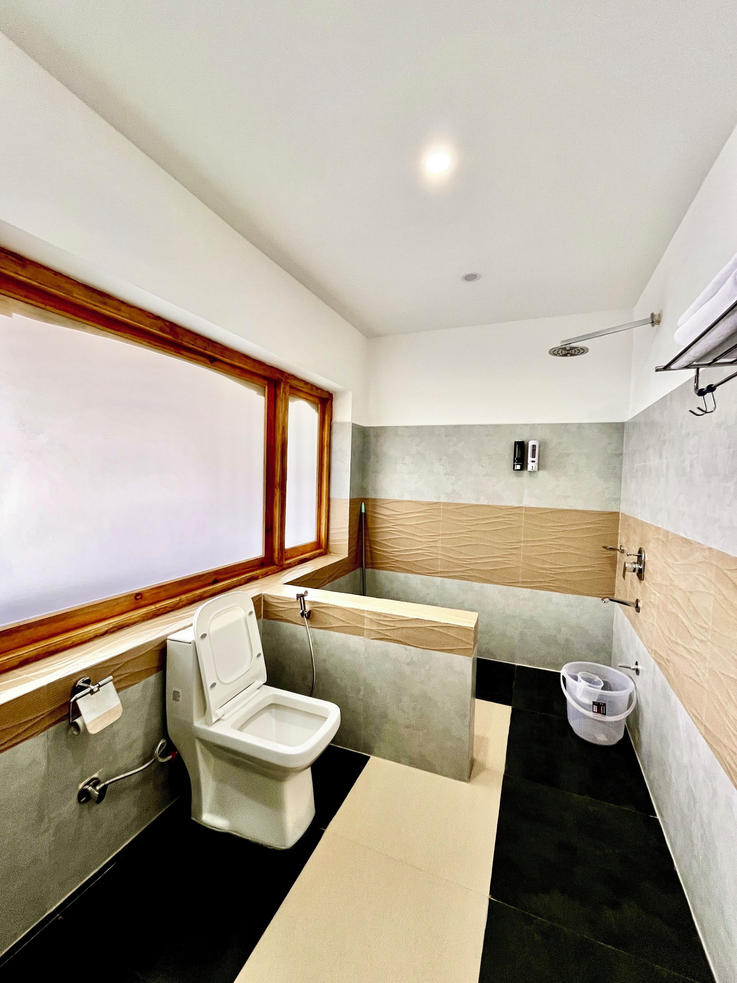 Deluxe Room, Mountain View | Bathroom