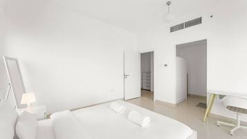 2 bedrooms, desk, iron/ironing board, travel cot