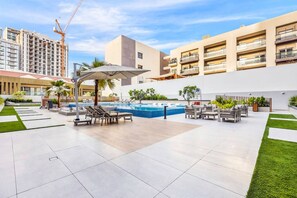 Pool - FIRST CLASS | Studio | Luxe & Cozy Vibes (Dubai)