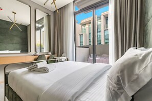 1 habitación, tabla de planchar con plancha, wifi gratis y ropa de cama