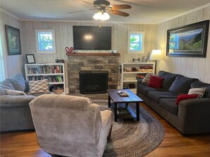 TV, fireplace