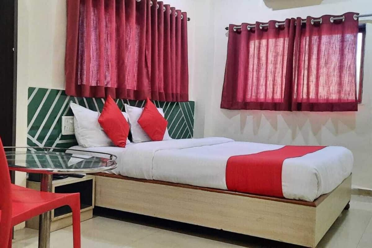 Classic Double Room | Desk, laptop workspace, free WiFi