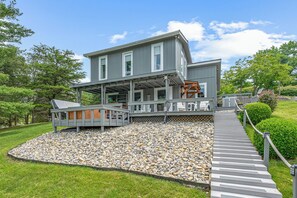Exterior - Hot tub, private dock,  with water front  lake access for relaxing or exploring. (Dublin)