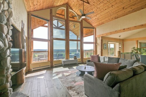 Massive Deck + Sunroom Sleeps 13