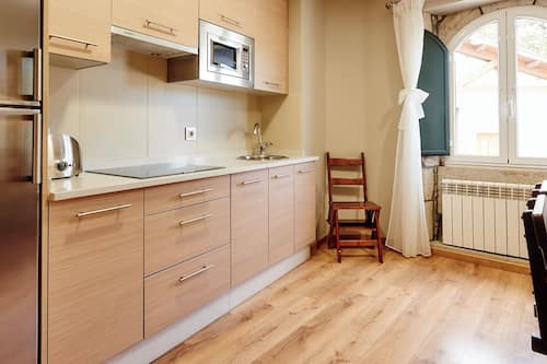 Apartment, 2 Schlafzimmer | Eigene Küche | Kühlschrank, Mikrowelle, Herdplatte, Geschirrspüler