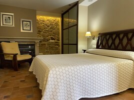 Apartamento, 1 habitación | Caja fuerte, espacio para trabajar con un portátil, cortinas opacas