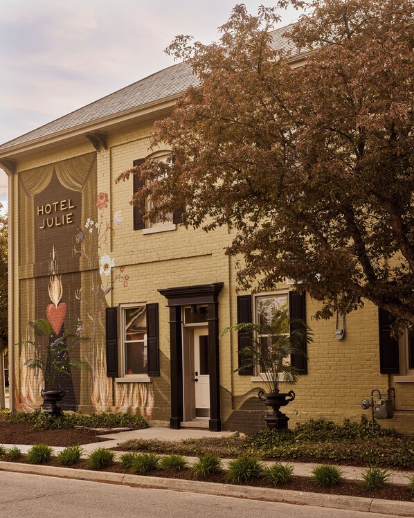 Exterior - A spacious two bedroom suite filled with bold wallpaper & sophisticated charm (Stratford)