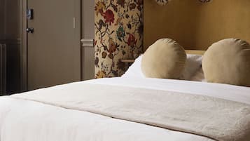 Ferros/tábuas de passar roupa, Wi-Fi de cortesia, roupa de cama