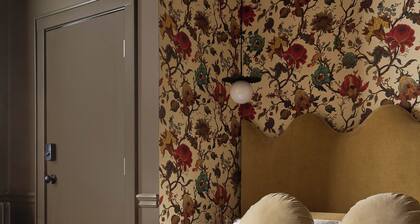 Designed for the solo traveller or couple looking for a taste of the Hotel Julie experience.